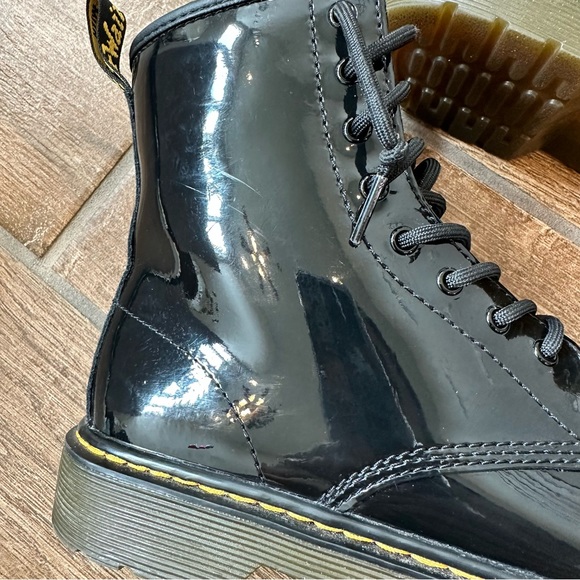 Doc Marten’s Junior 1460 Patent Leather Lace Up Boots Size 5 Black Lucido - Picture 13 of 14